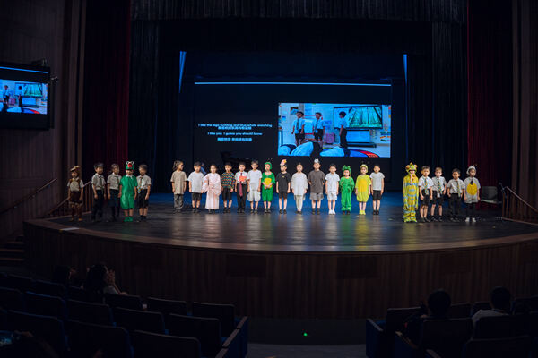 学生集会 - Grade 1& Grade 2,南通惠立学校
